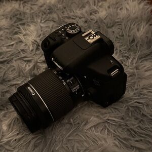 Canon Black Digital Camera with Zoom Lens